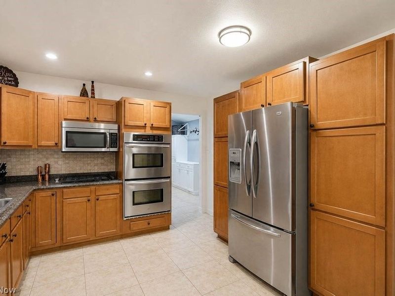 1342 Roseland Drive, Macedonia, OH 44056 Photo 8