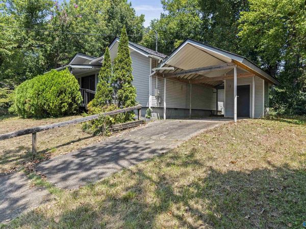 2712 Dry Creek Drive NW, Huntsville, AL 35810