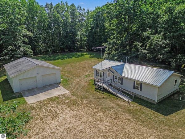 11468 Nottawa Road S, Riverdale, MI 48877