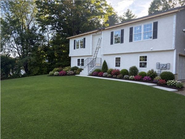 80 Alpine Dr, Southbridge, MA 01550