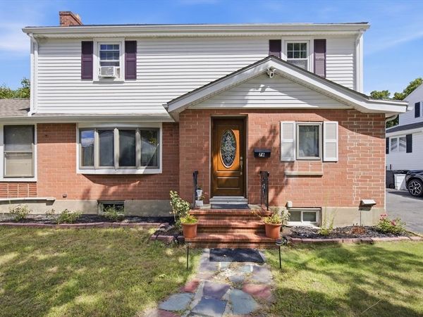76 Woodcliff Rd, Quincy, MA 02169