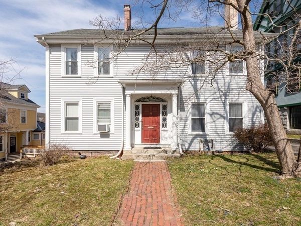 36 Cedar St, Unit 1A, Worcester, MA 01609