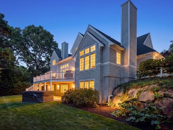 28 Longshank Cir, Falmouth, MA 02536