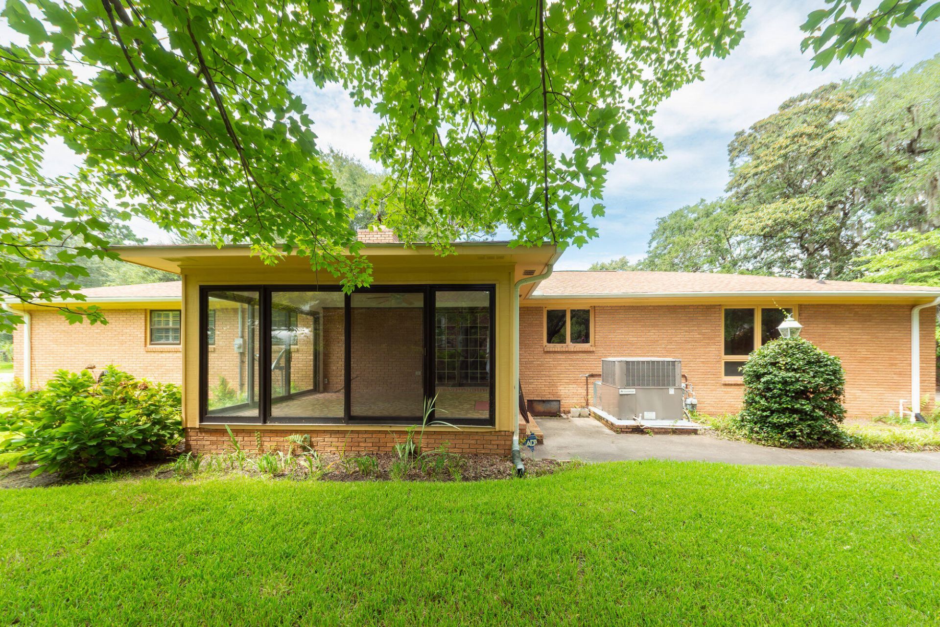 64 Shrewsbury Road Photo 39