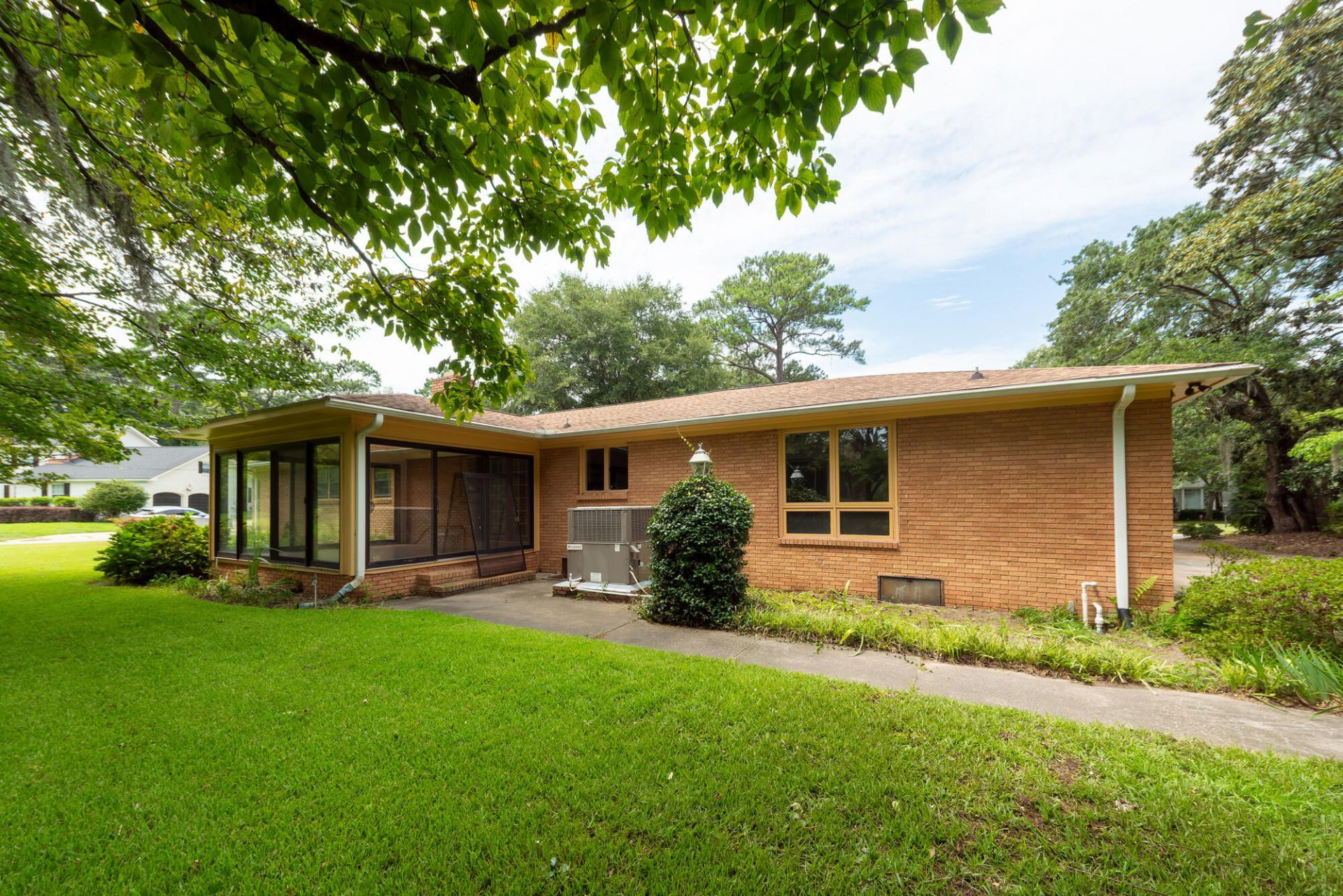 64 Shrewsbury Road Photo 40