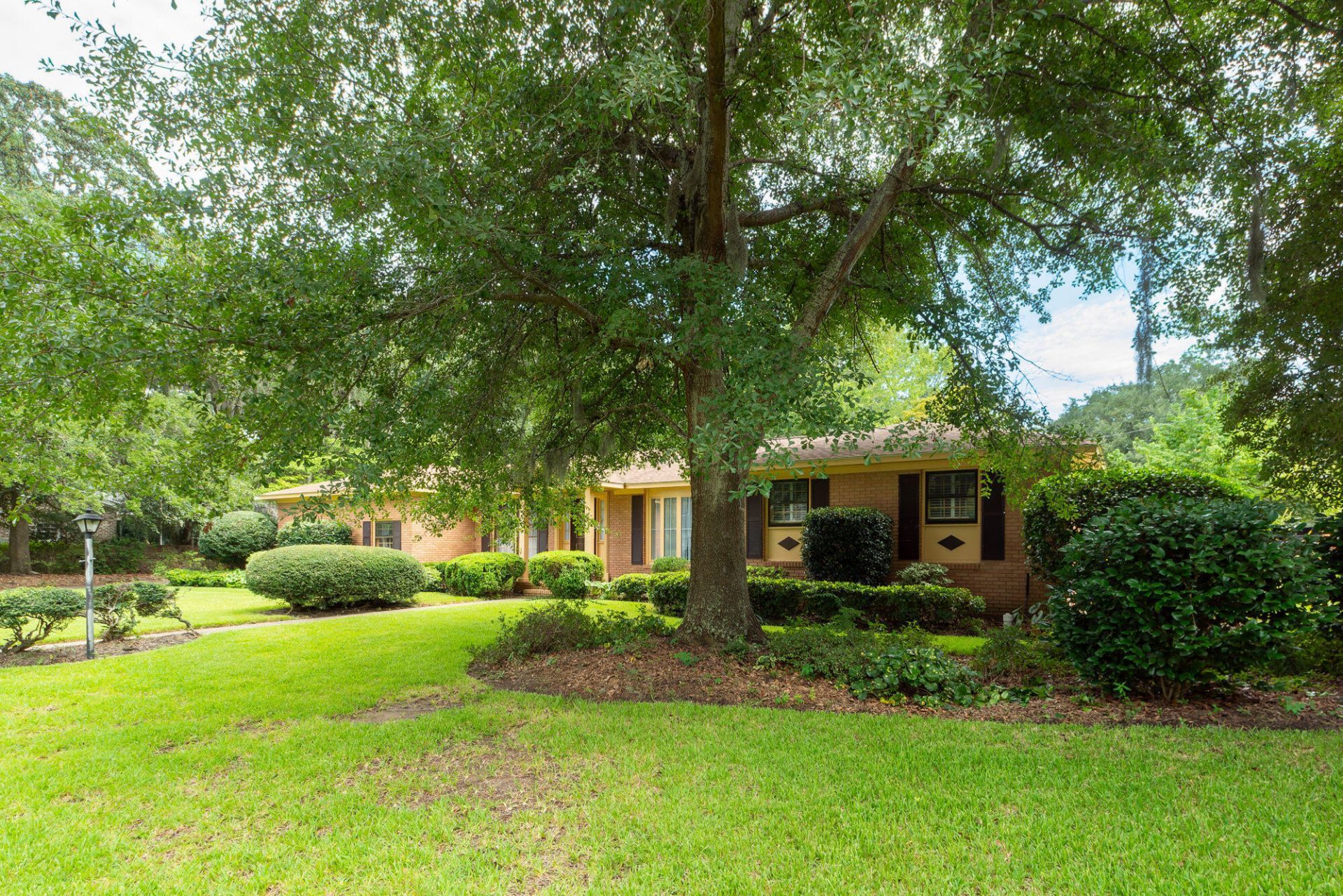 64 Shrewsbury Road Photo 46