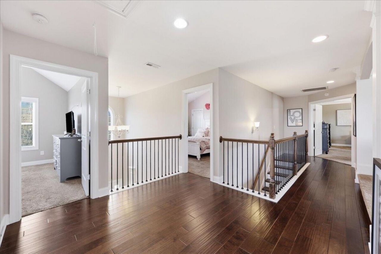 66 W Saughtree Lane Photo 37