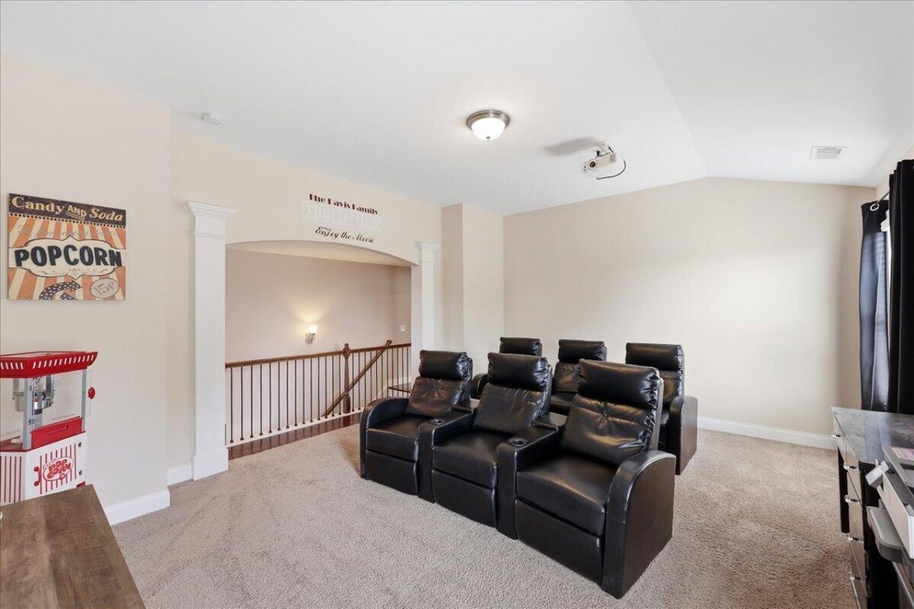 66 W Saughtree Lane Photo 42