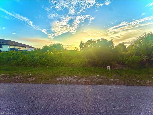 1015 Lee AVE , LEHIGH ACRES, FL 33972