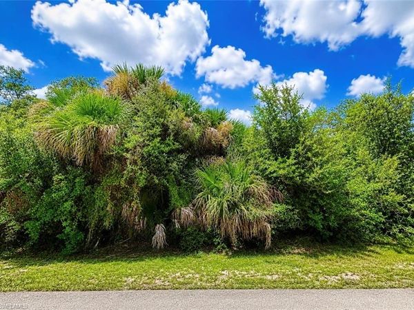 1607 Truman AVE , LEHIGH ACRES, FL 33972