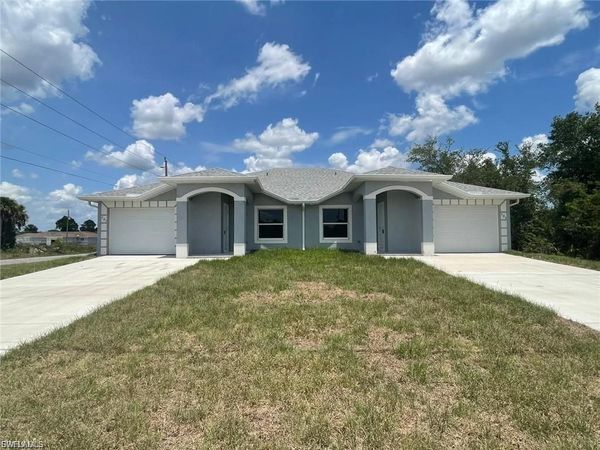 878/880 Duplex ST E, LEHIGH ACRES, FL 33974