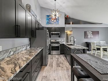 1035 Old Leake Court, Unit 17, Holly Village, Mi 48442