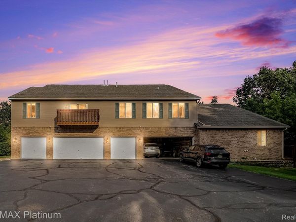 1035 Old Leake Court, Unit 17, Holly Village, Mi 48442