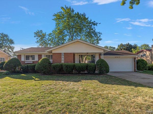 8860 Kidley Drive, Sterling Heights, Mi 48314