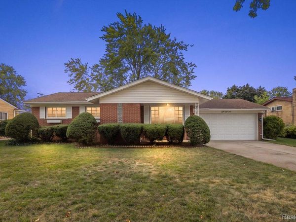 8860 Kidley Drive, Sterling Heights, Mi 48314