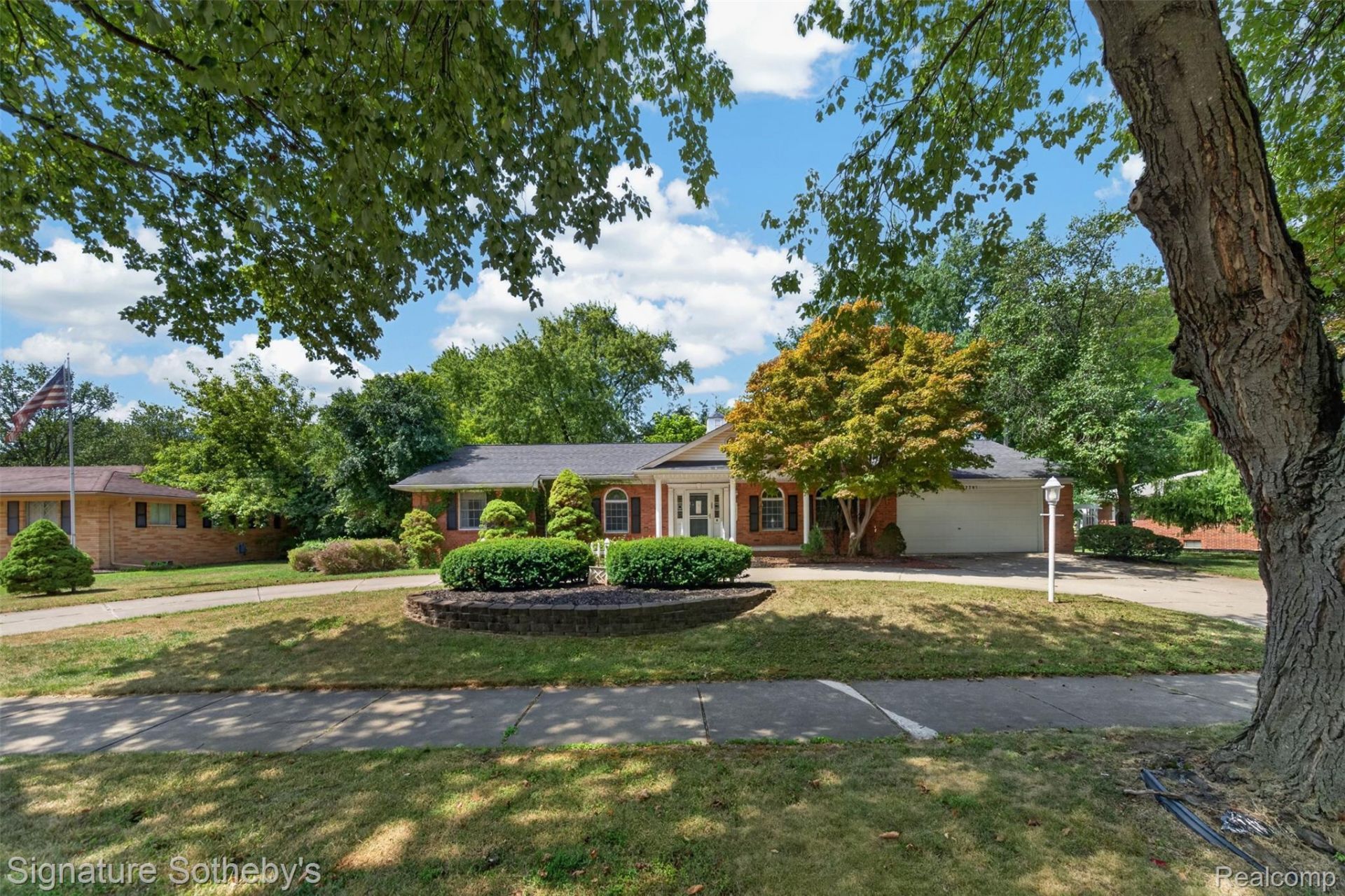 27701 California Drive Nw, Lathrup Village, Mi 48076 Main Photo