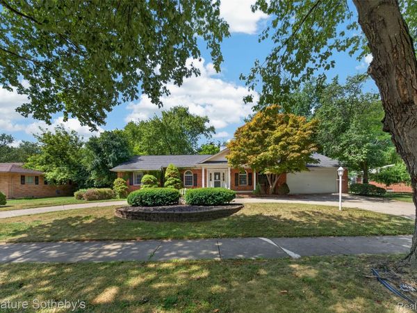 27701 California Drive NW, Lathrup Village, Mi 48076