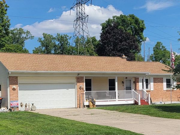 5001 Creekview Drive SE, Kentwood, MI 49508