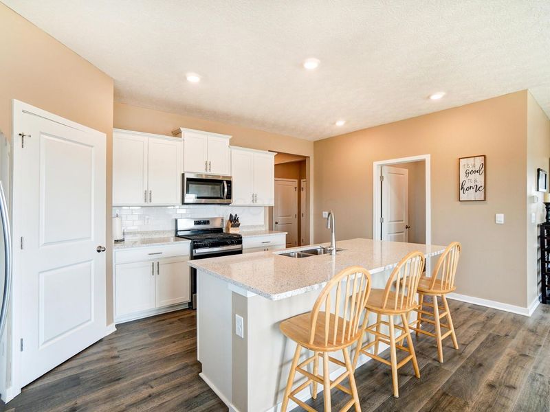 734 Leslie Drive , Plain City, OH 43064 Photo 3