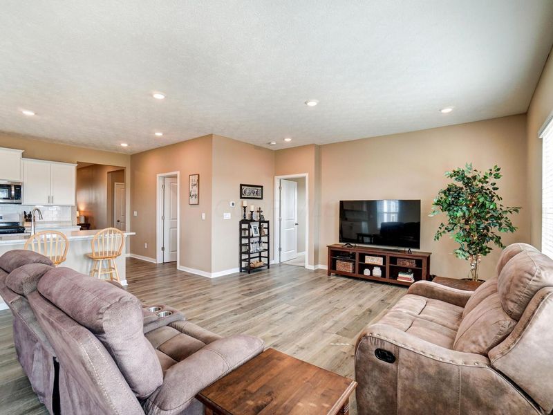 734 Leslie Drive , Plain City, OH 43064 Photo 9