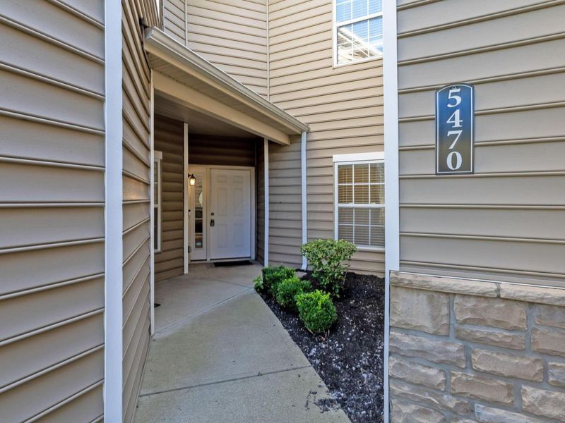 5470 Nottinghamshire Lane, Westerville, OH 43081 Photo 2