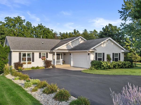 8601 221st AVENUE, Salem, WI 53168