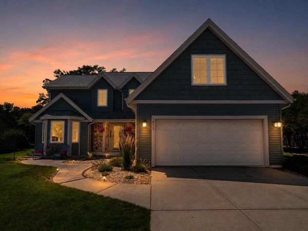 1052 Summer Creek ROAD, Oconomowoc, WI 53066