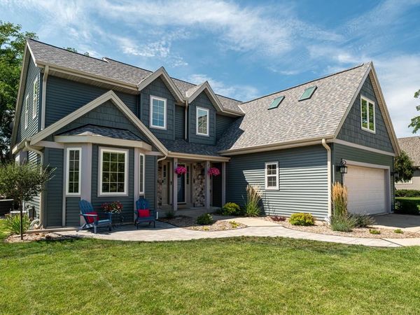 1052 Summer Creek ROAD, Oconomowoc, WI 53066