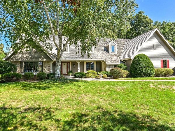 20740 Bartlett COURT, Brookfield, WI 53045
