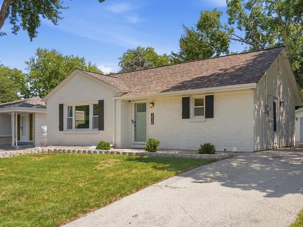 3430 N Mayfair ROAD, Wauwatosa, WI 53222