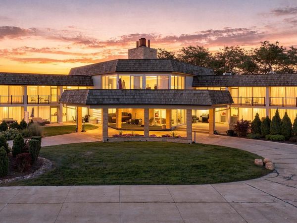 3405 S Browns Lake DRIVE, Unit 22, Burlington, WI 53105