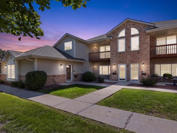 17410 W Lincoln AVENUE, New Berlin, WI 53146