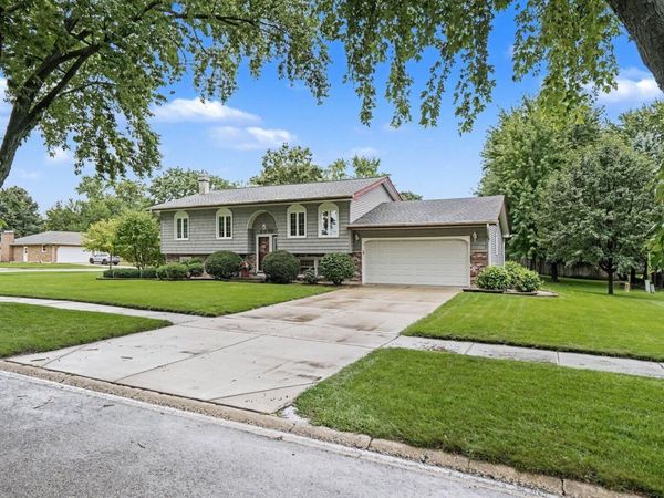 2070 Sapphire Lane , Aurora, IL 60506