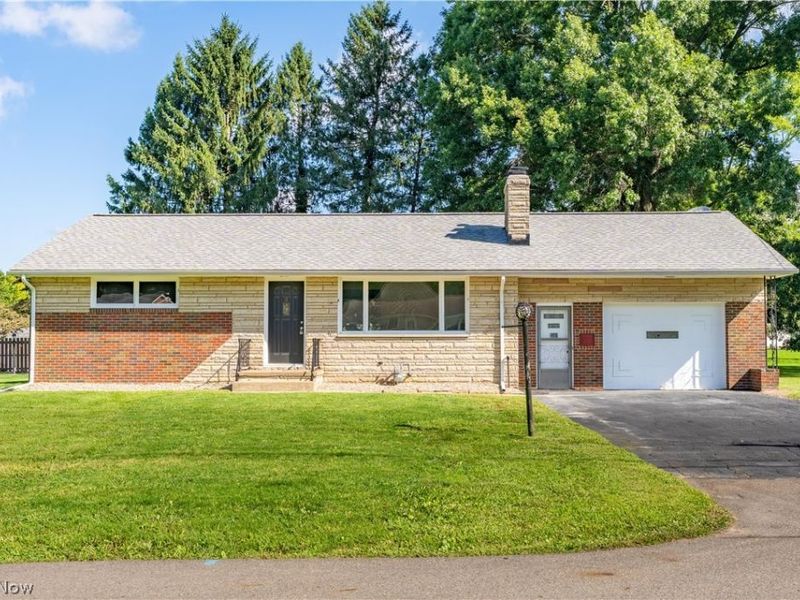 114 Keeferview Street NW, Navarre, OH 44662 Photo 1