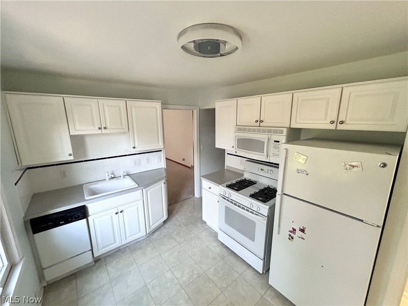 5528 Highland Road, Highland Heights, OH 44143 Photo 6