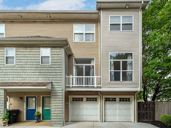 5512 Saint Stephens Court , Cleveland, OH 44102