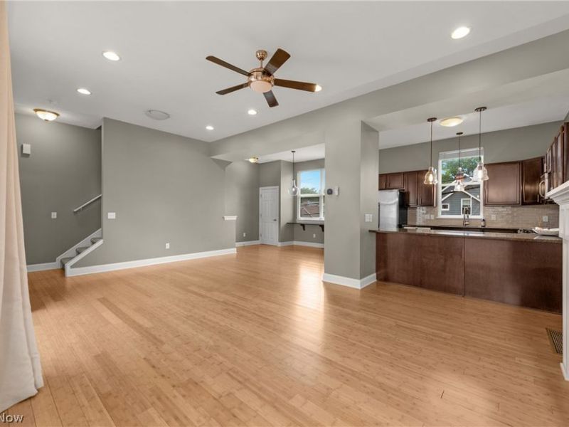 5512 Saint Stephens Court, Cleveland, OH 44102 Photo 10