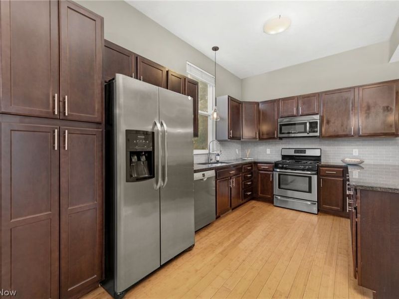 5512 Saint Stephens Court, Cleveland, OH 44102 Photo 11
