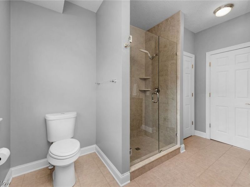 5512 Saint Stephens Court, Cleveland, OH 44102 Photo 20