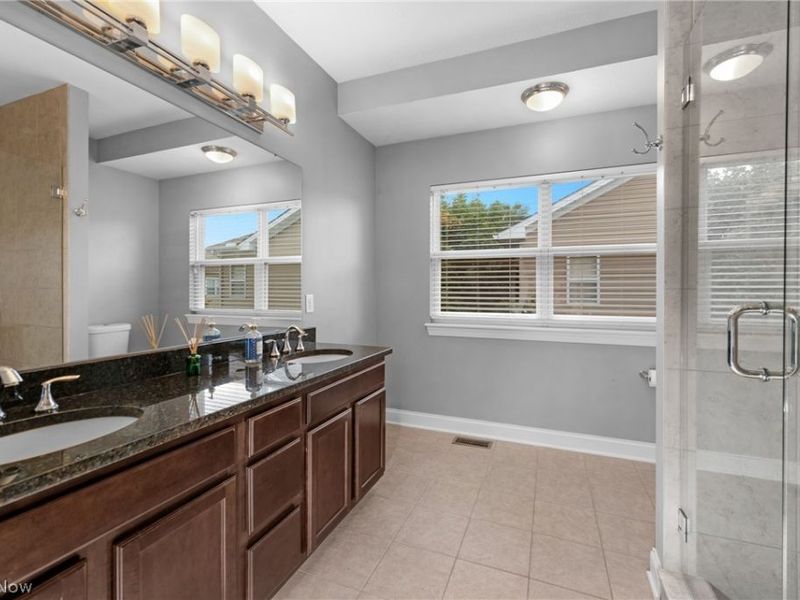 5512 Saint Stephens Court, Cleveland, OH 44102 Photo 21