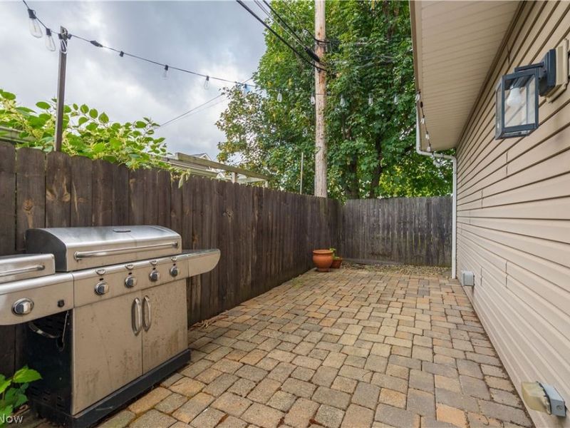 5512 Saint Stephens Court, Cleveland, OH 44102 Photo 24