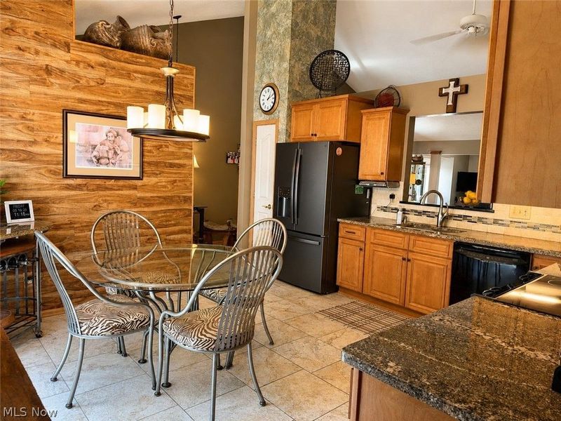 12546 Woodberry Lane, Strongsville, OH 44149 Photo 8