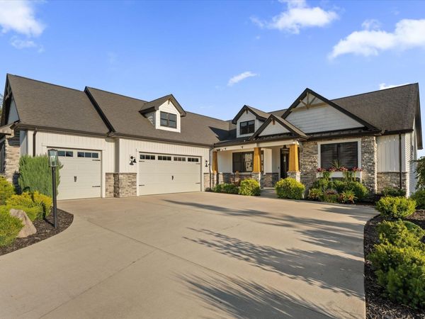 26620 Boulder Crest Court, South Bend, IN 46628