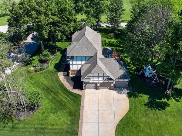 51530 Clubhouse Drive, South Bend, IN 46628