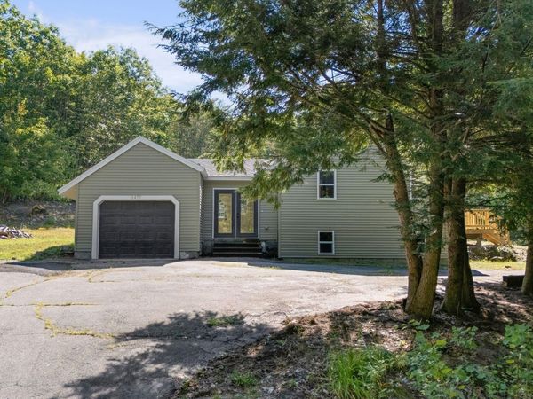 1477 Roosevelt Trail , Raymond, ME 04071