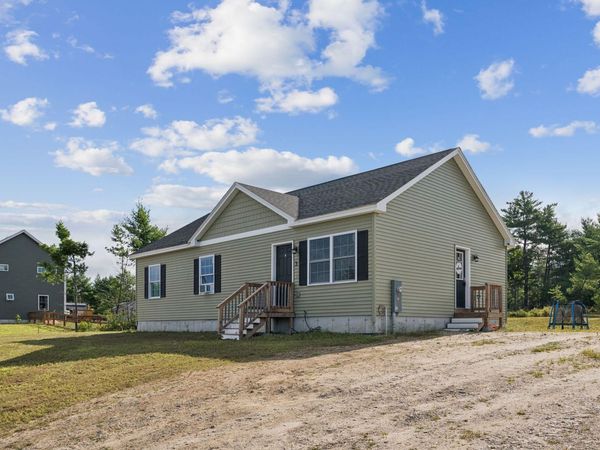 3 Estes Drive , Standish, ME 04085