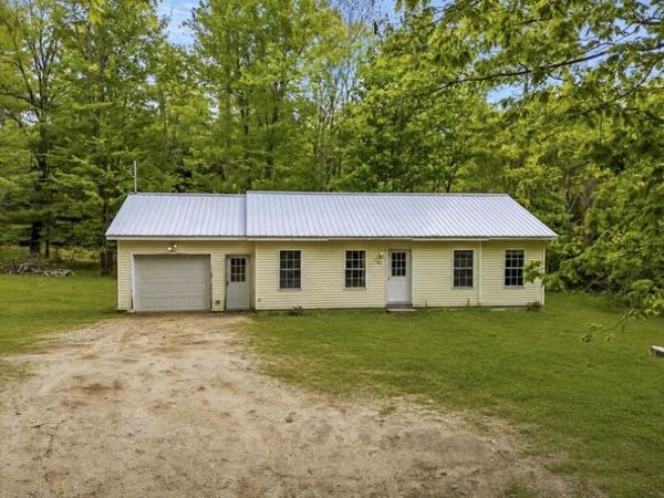 20 Madison Avenue , Paris, ME 04281