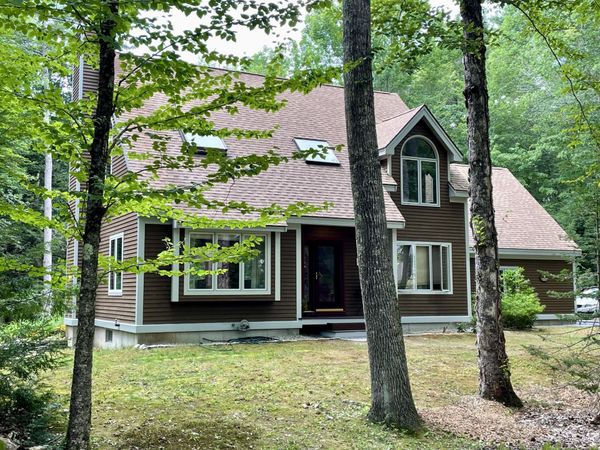 9 Lakeside Drive , Falmouth, ME 04105