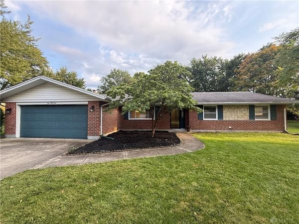 1032 Hyde Park Drive, Centerville, OH 45429
