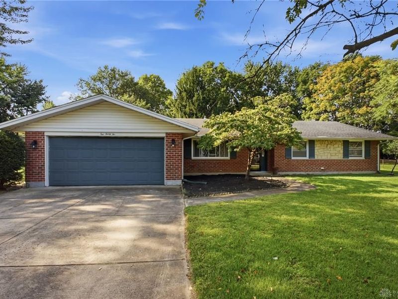 1032 Hyde Park Drive, Centerville, OH 45429 Photo 2
